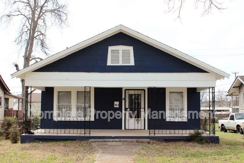 921 4th Court West