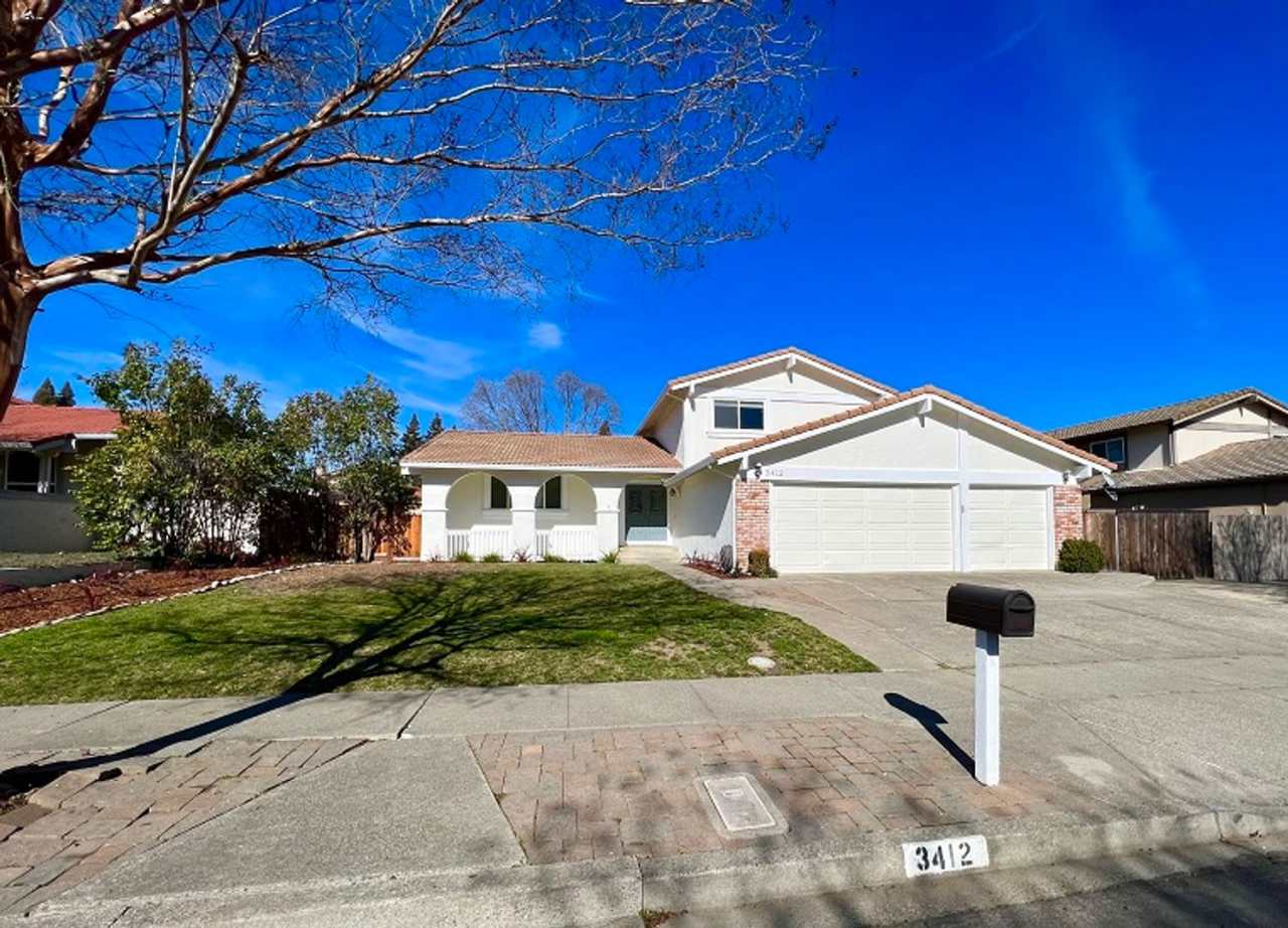 Elegant 4-Bedroom Home in Browns Valley – Pool, Privacy  Charm