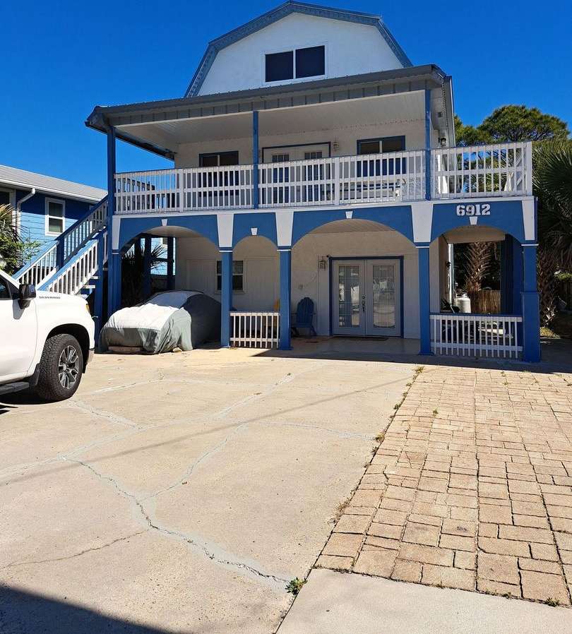 6912 Beach Dr
