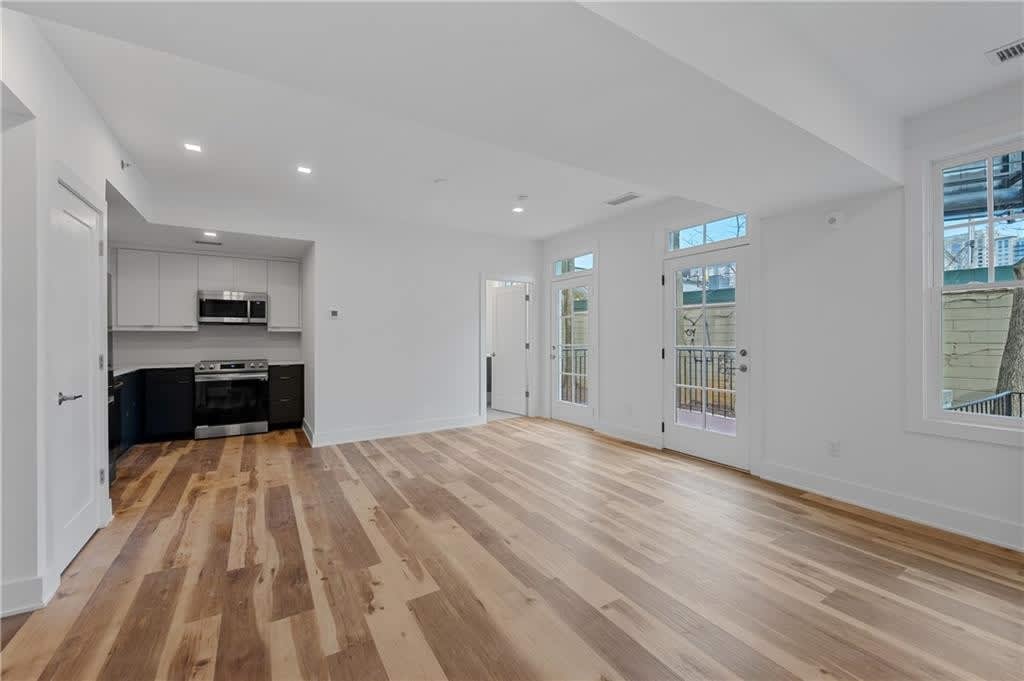2909 Peachtree Road NE 106
