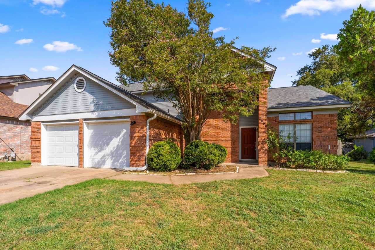 **RENT SPECIAL**Modern Comfort Meets Classic Charm in This 3 Bedroom, 2.5 Bathroom Brushy Creek Gem!