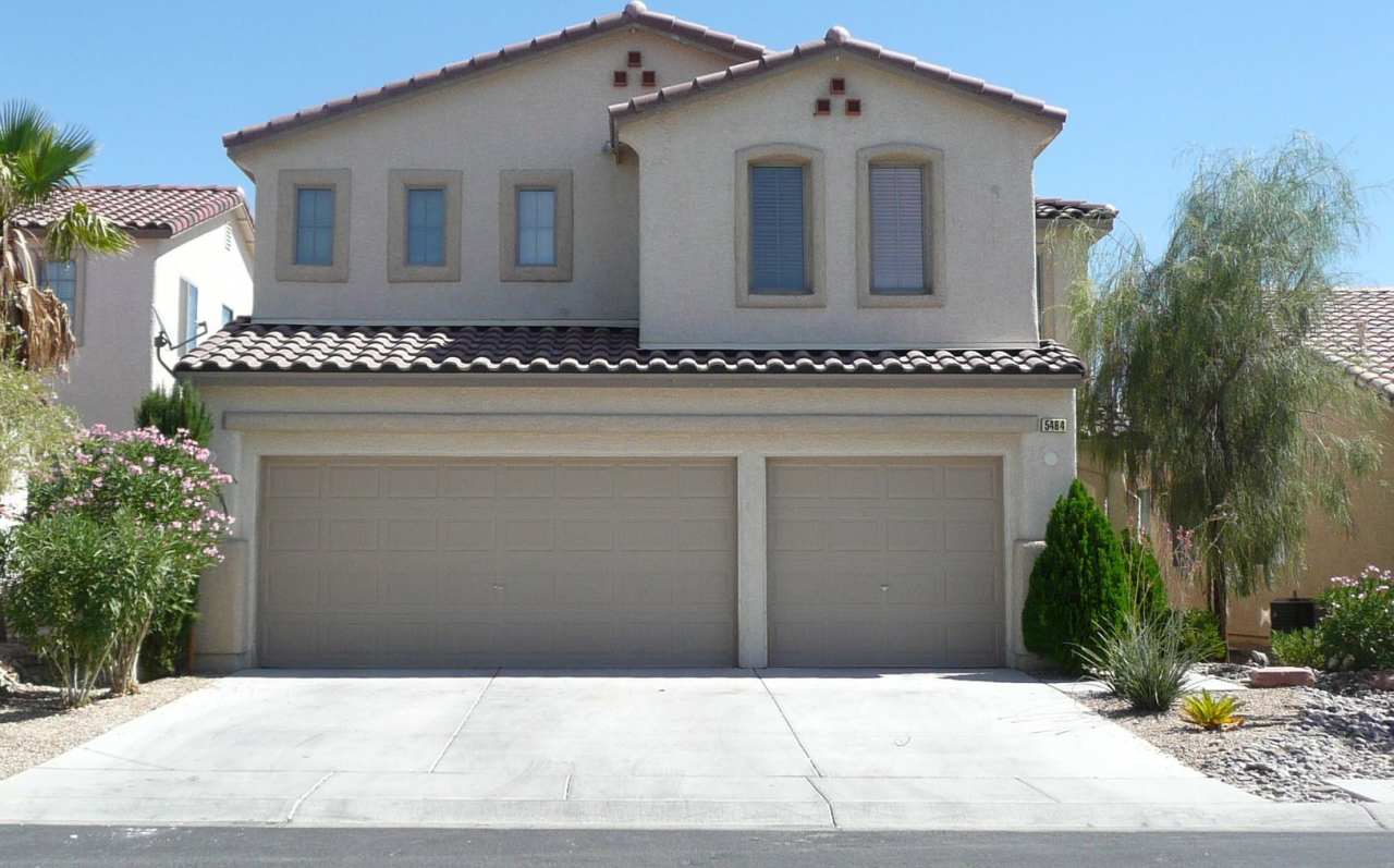 Great Location near Summerlin - 4BED ROOM 3 BATH WITH 3 CAR GARAGE