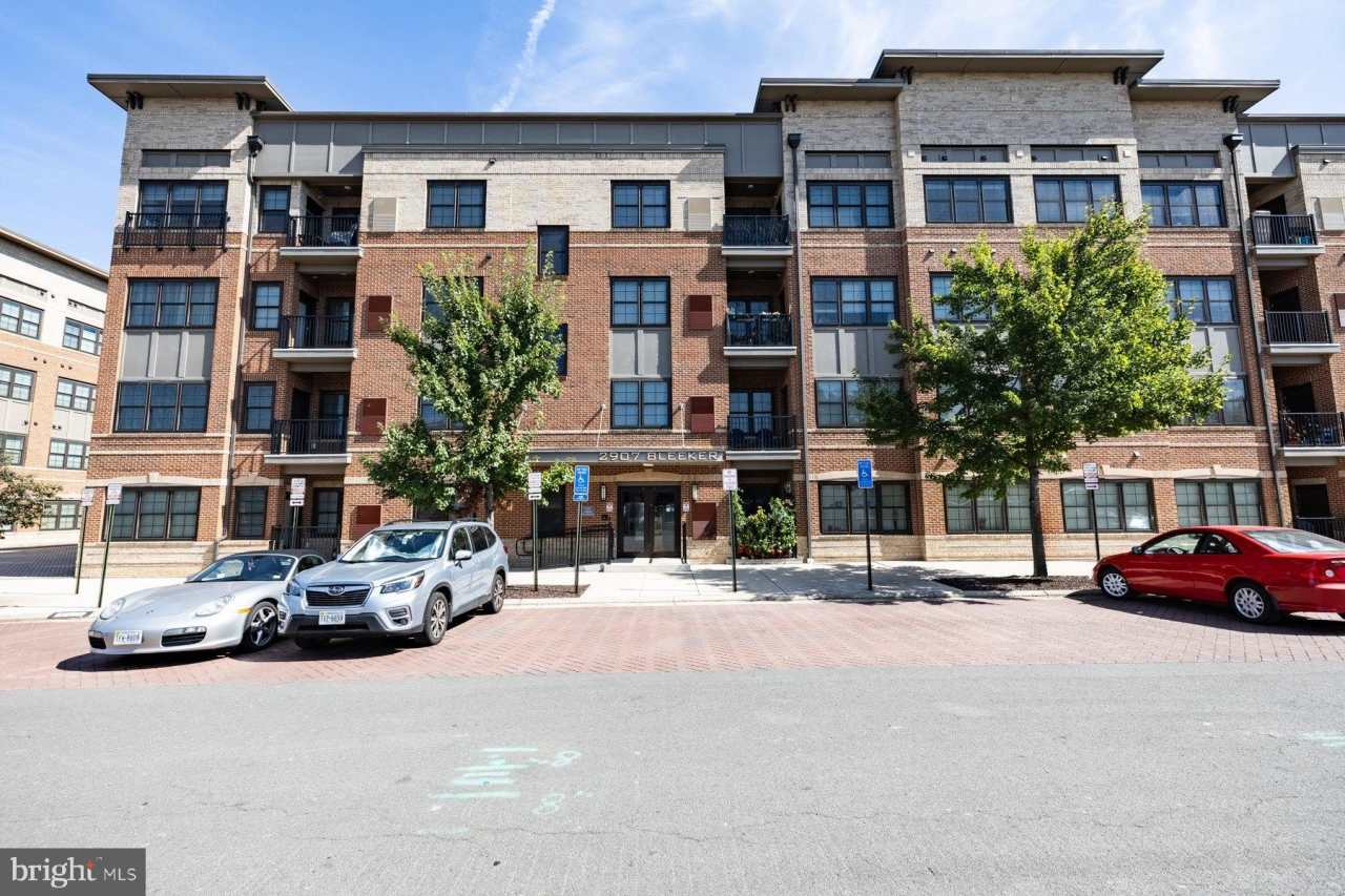 2907 BLEEKER Street unit: 204