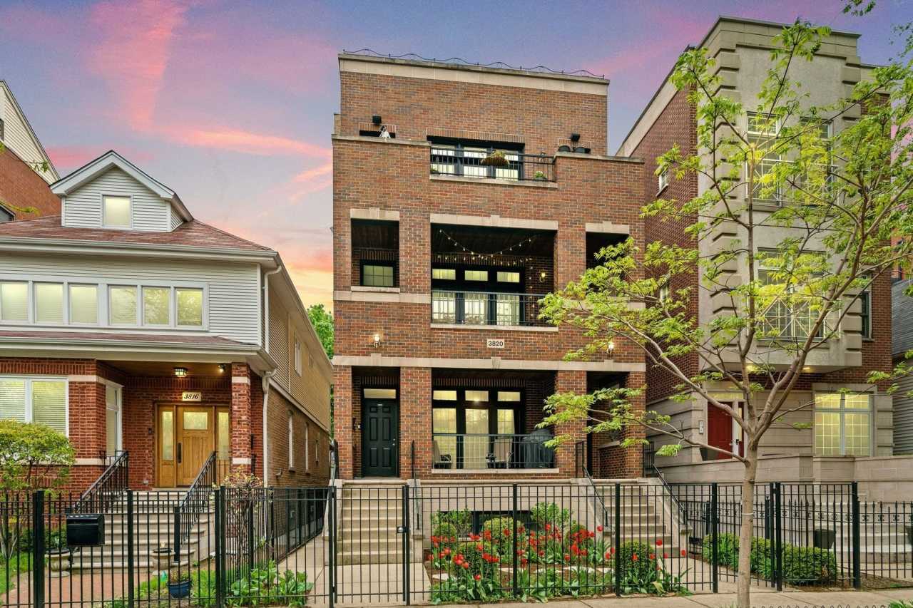 3820 N GREENVIEW Avenue