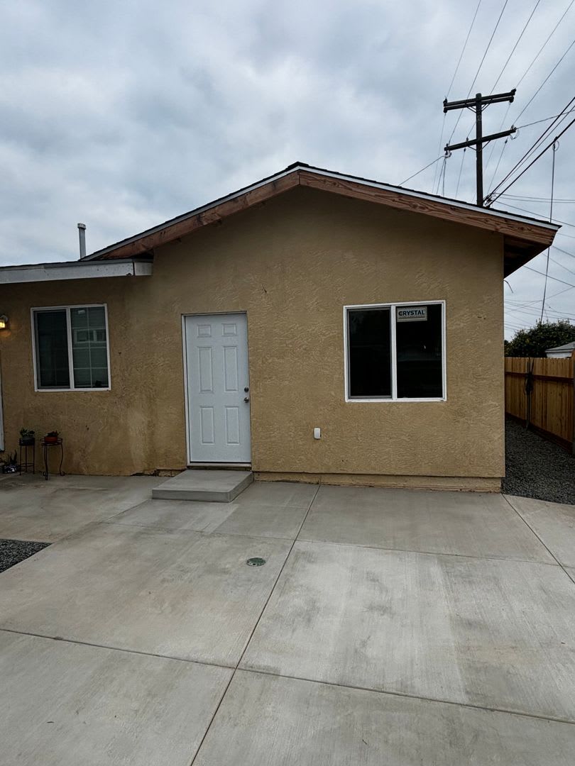 Remodeled 1 bed 1 bath- 50% off first months rent move in special!