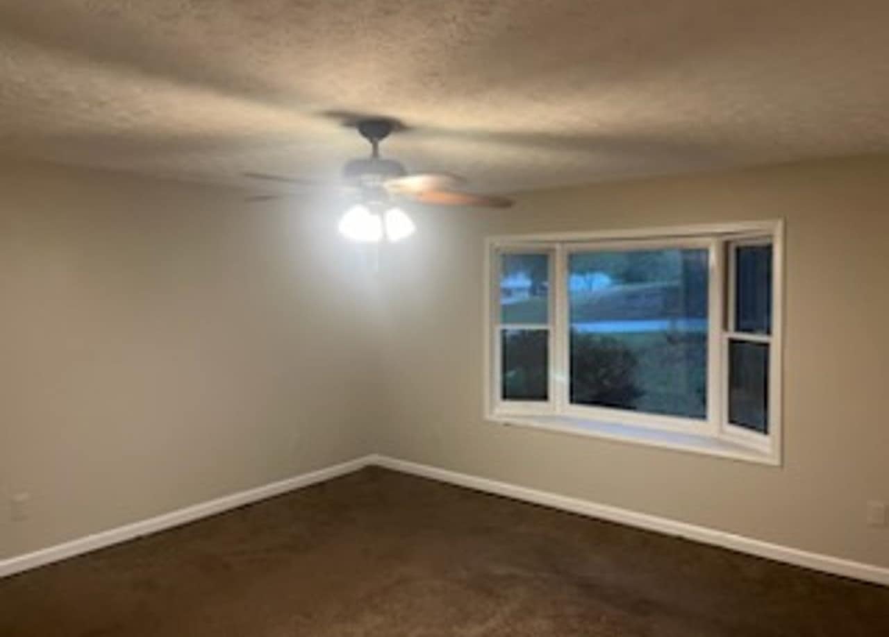 Tons of space and room to entertain!! Open House Available 12/18/25 @ 6:00Pm until 6:30Pm