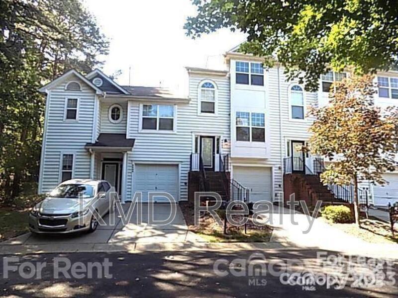 6462 Royal Celadon Way