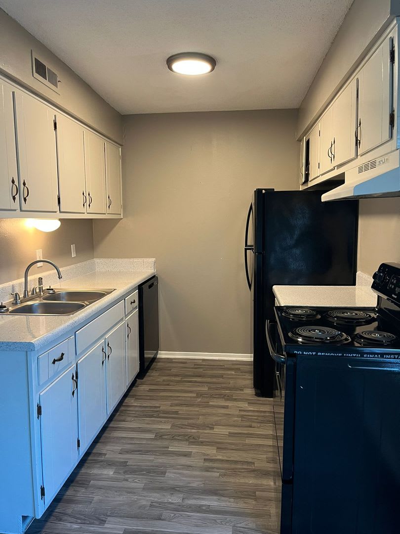 2 bedroom/1 bath RENOVATED