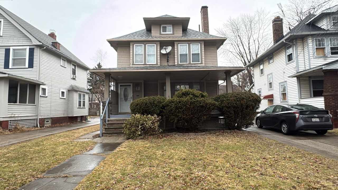 Charming 4 Bedroom Home in Cleveland