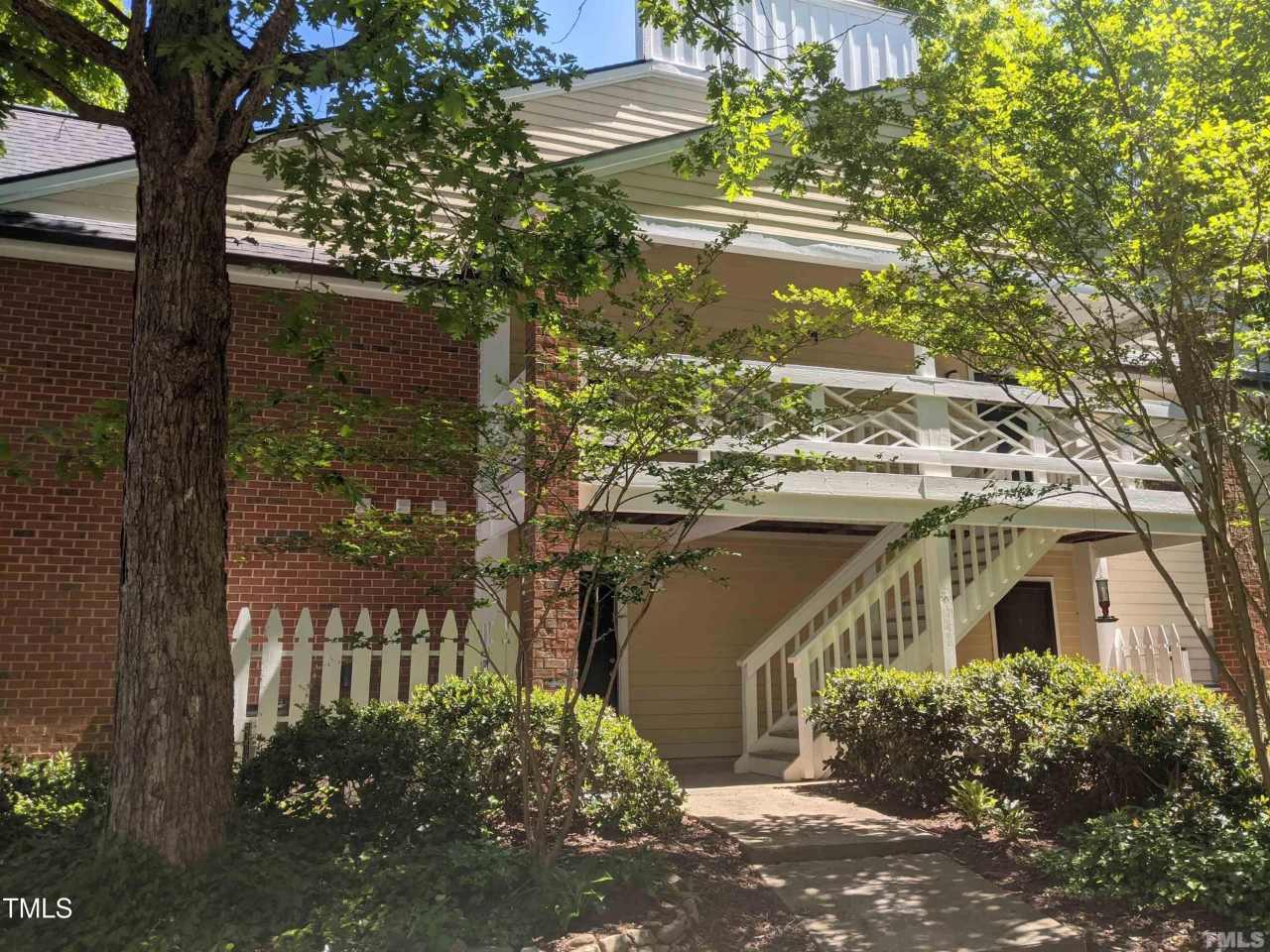 1001 Kingswood Drive