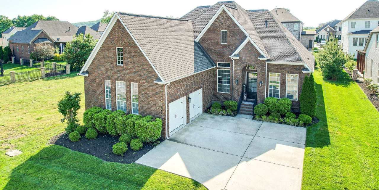 3 Bed, 4 Bath Home w/ Office and 2 Car Garage in Williamson County