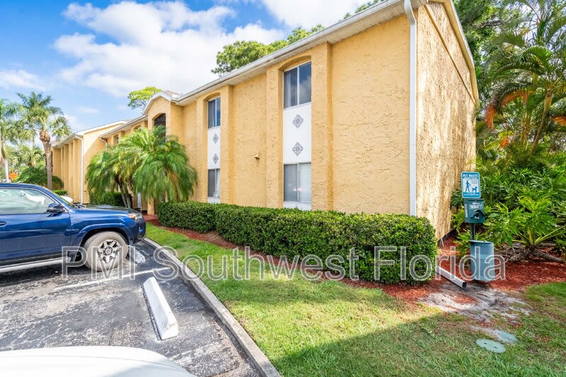 1721 Parakeet Way