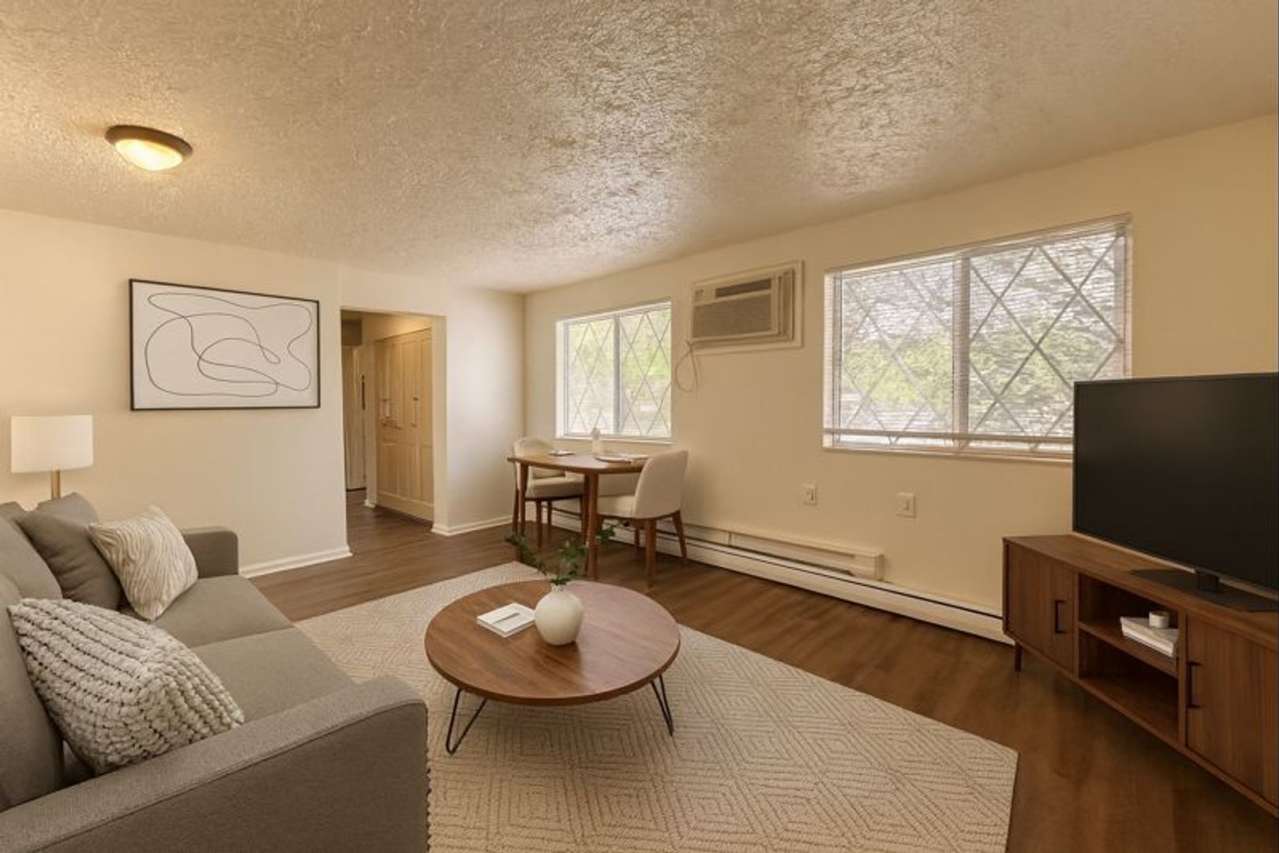 Pre-leasing: 1 Bedroom 1 Bathroom apartment in Downtown Beaver!