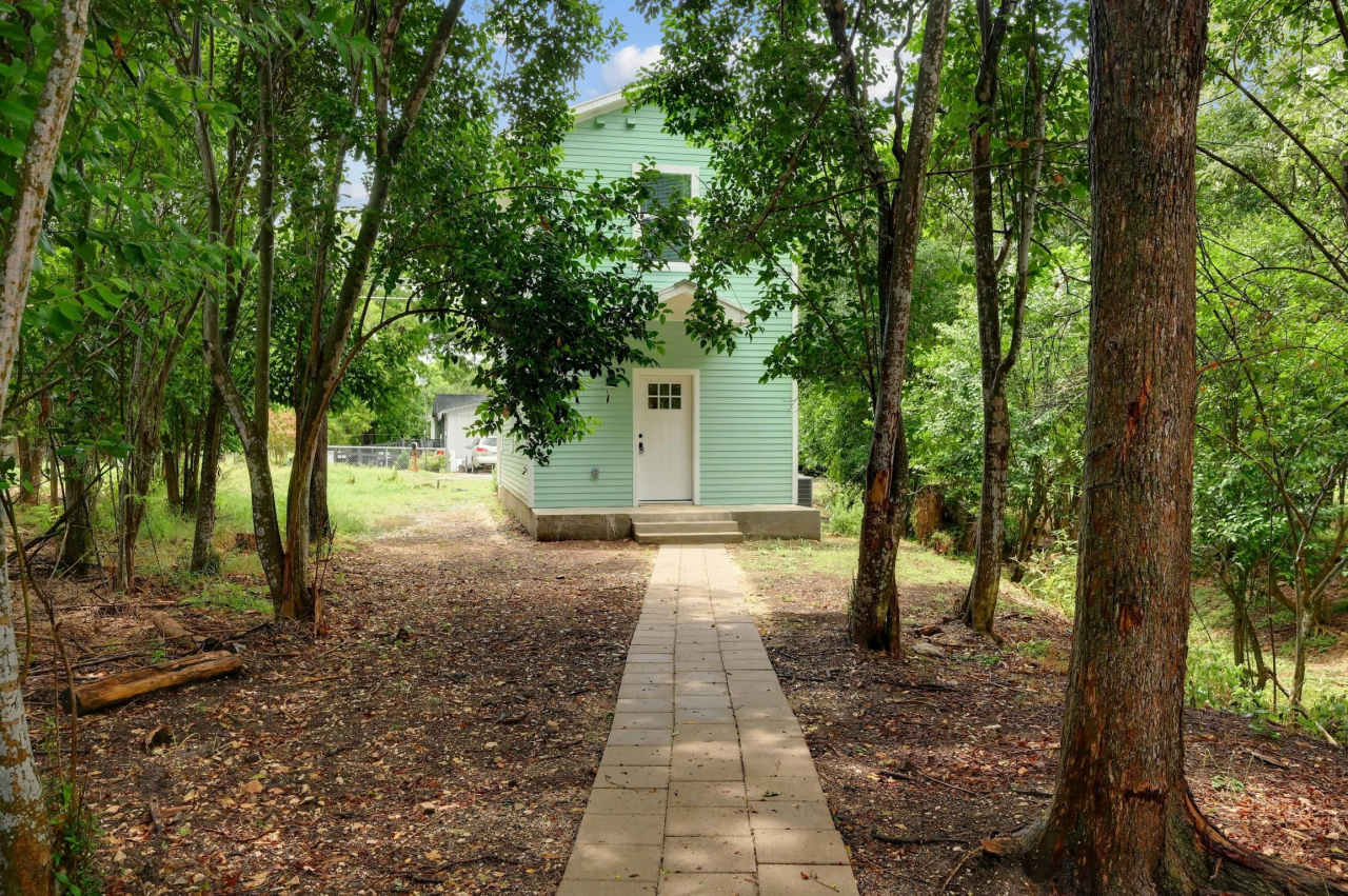 830 Martin Luther King Dr