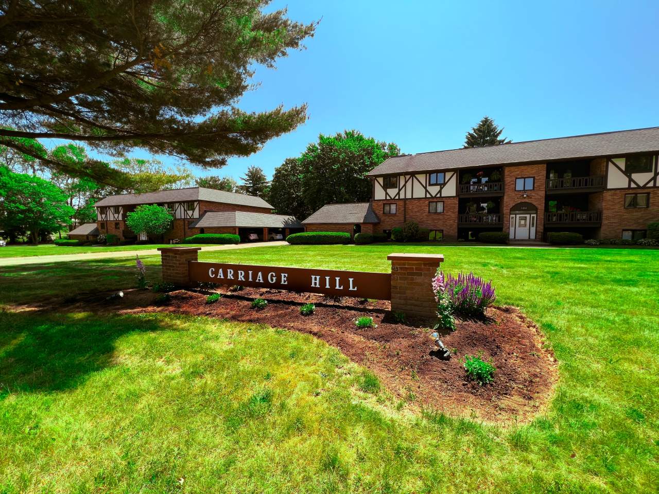 Carriage Hill Apartments