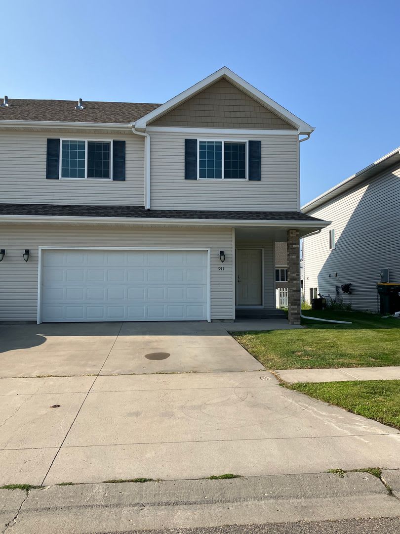 3 Bed 3 Bath Twin Home