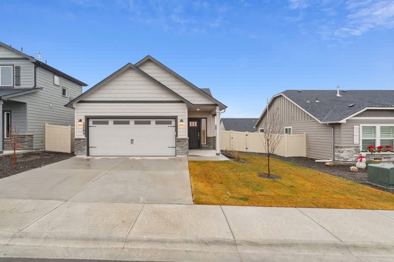 2046 E Cave Falls St