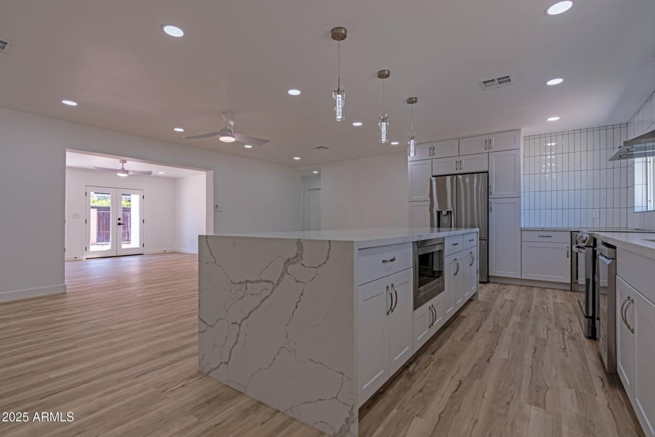 3035 E HEATHERBRAE Drive