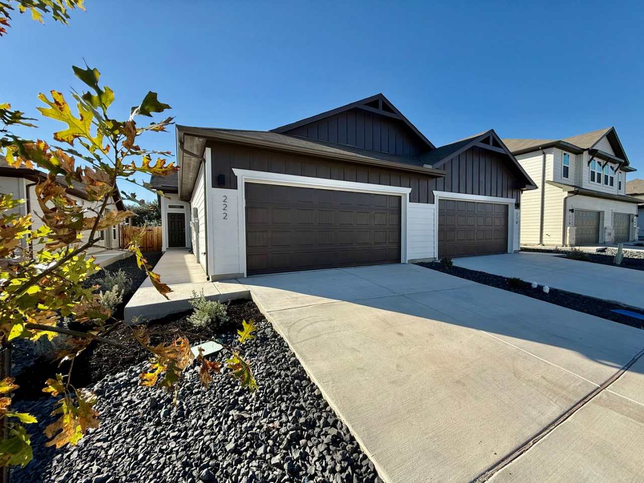 Want luxury living in the Far West ...Look no further...Amanda Park is it!