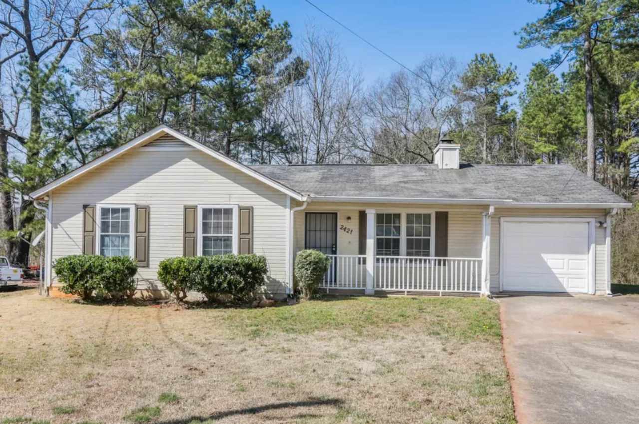 3 bed 2 bath in Decatur!