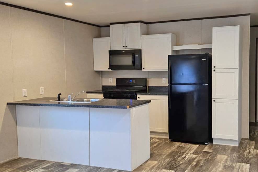 2128 S Riverside Drive