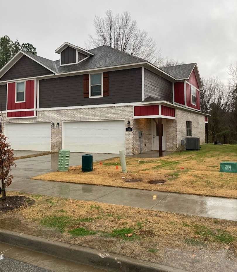 NOW PRE-LEASING Adorable 3 bedroom 3.5 bath unit!!!