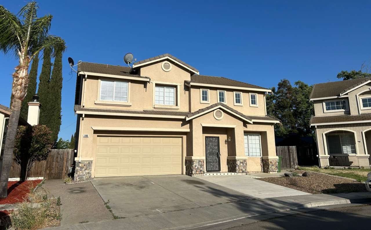 Amazing Floor Plan with 5 Bedrooms!