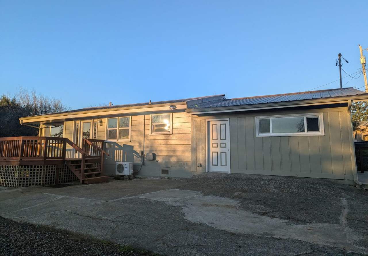 North Bend 3 bed/2 ba with stunning views!