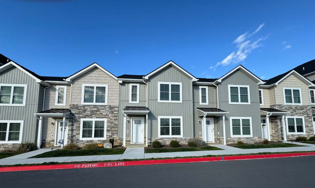 Like New Townhouse for Rent