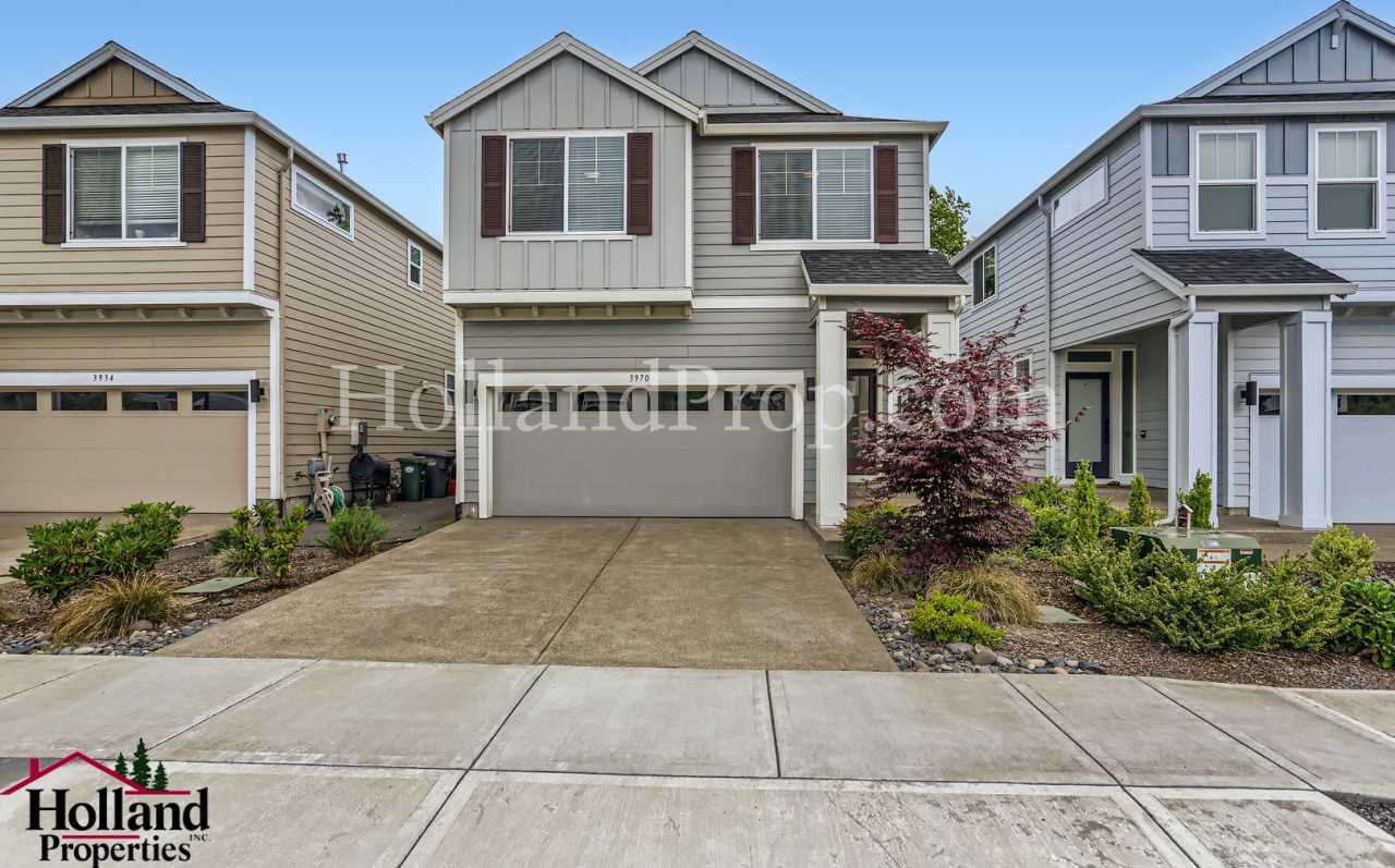 Spacious  Bright 5-Bedroom Home with Office and Fireplace in Hillsboro! NEW BEST PRICE at $2,845 **