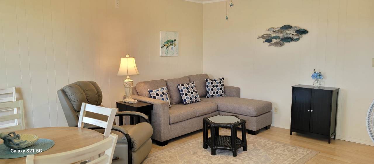 485 Waianuenue Avenue - 215Apt. 215