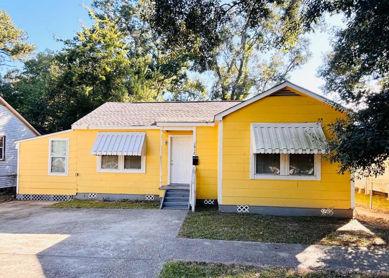 1912 N 15th Street (4 Bed/3 Bath) Home