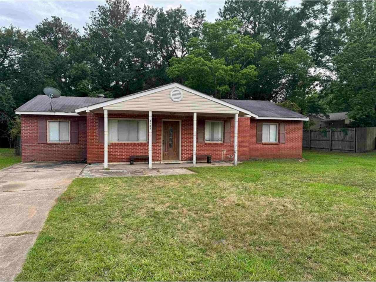 Charming 3 Bedroom 2 Bath in Berkshire Hills- First Month Rent is Half Off!!