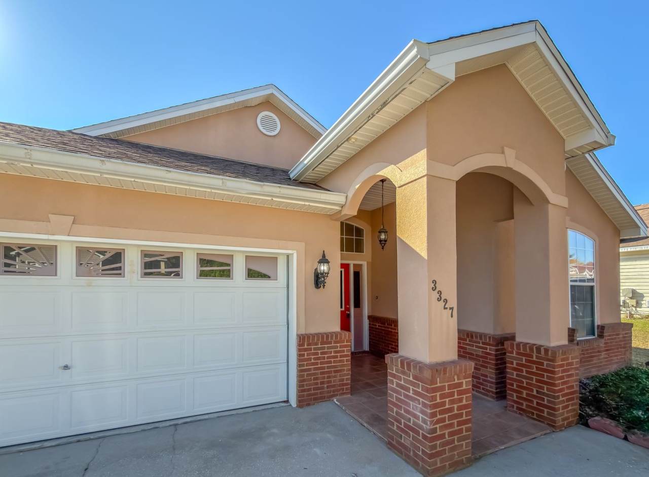 FABULOUS 3/2 NE House w/ Garage, Screen Porch, Fenced Yard,  Spa Tub! $2000/month! Available NOW!