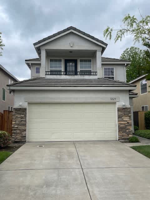 3229 English Oak Cir