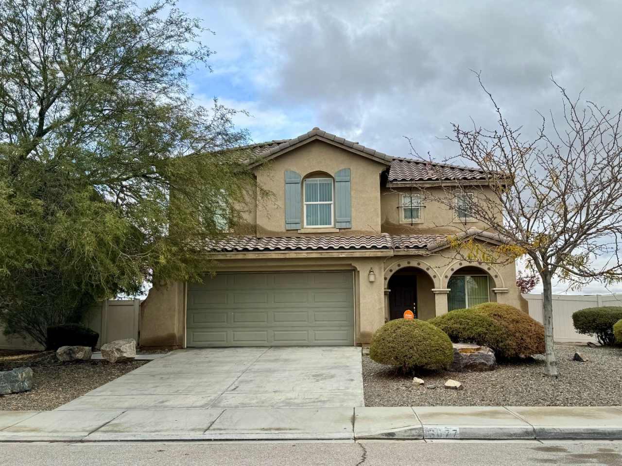 Spacious 3 Bedroom Home in Victorville