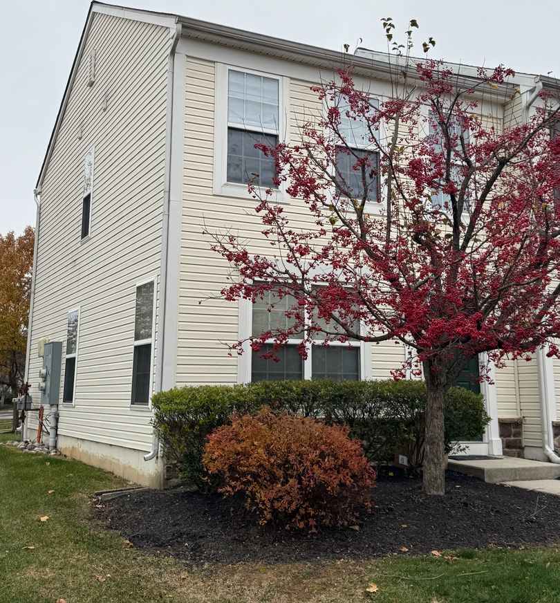 Upper Macungie 2 Bedroom 1.5 Bath end unit townhome for rent $1875/month