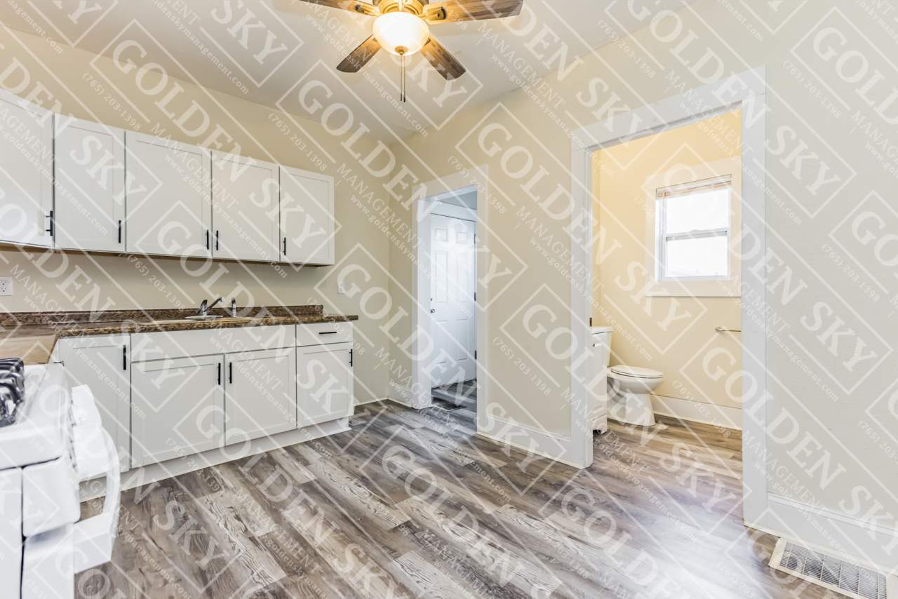 1821 Grand Avenue - NA