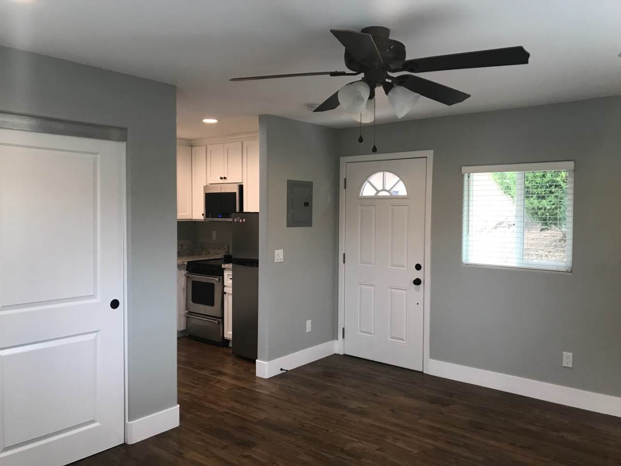 GORGEOUS TOTALLY REMODELED STUDIO/GRANNY FLAT!