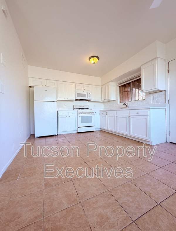 PM287 - 1328 West Pennington Street