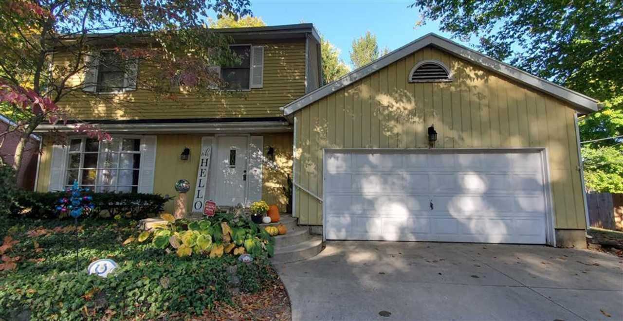 Welcome to this Stunning and Expansive 3 Bedroom, 2 1/2 Bath Home in the Desirable Oak Park Area of Richmond!