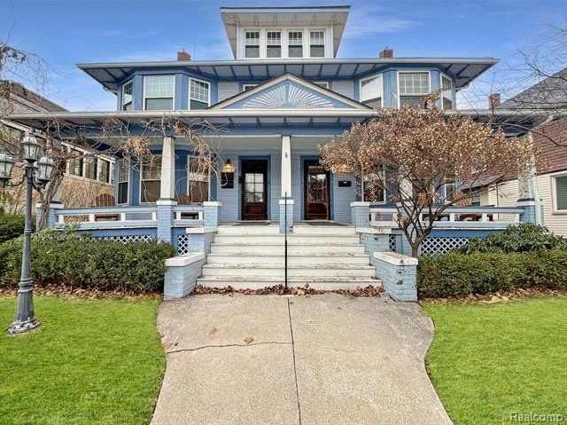 1029 LAKEPOINTE Street