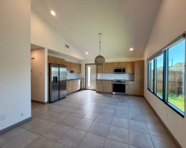 1321 East Iris Avenue - 4