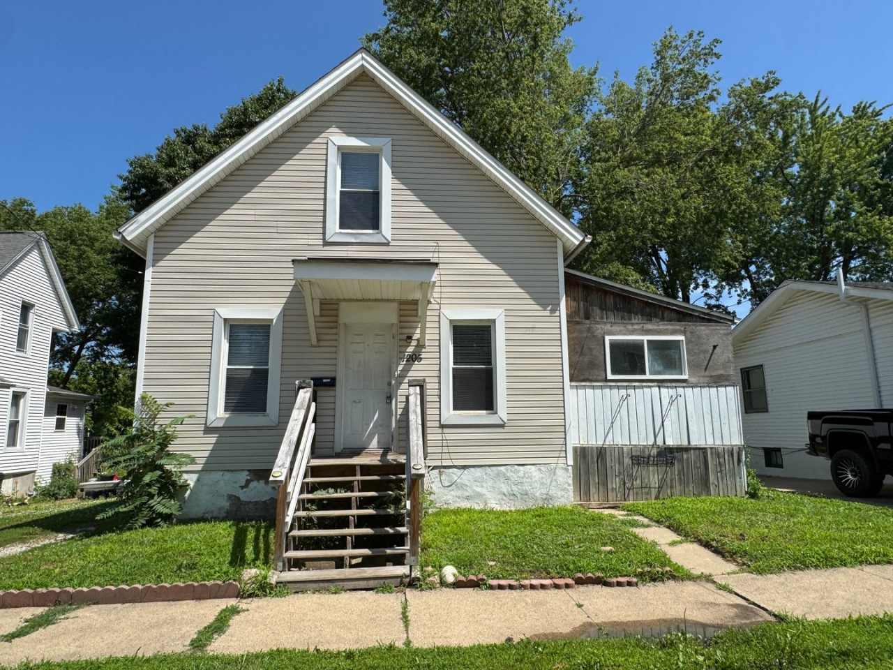 Charming One-Bedroom Home with Den and Covered Porch!