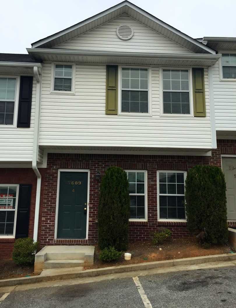 Now Available! Updated 3/2.5 Townhome In Cascade Commons!