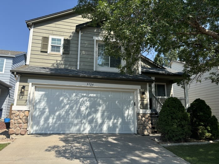 9724 Queenscliffe Drive