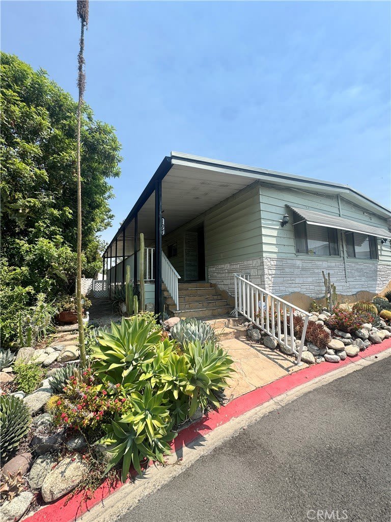 2851 Rolling Hills Drive