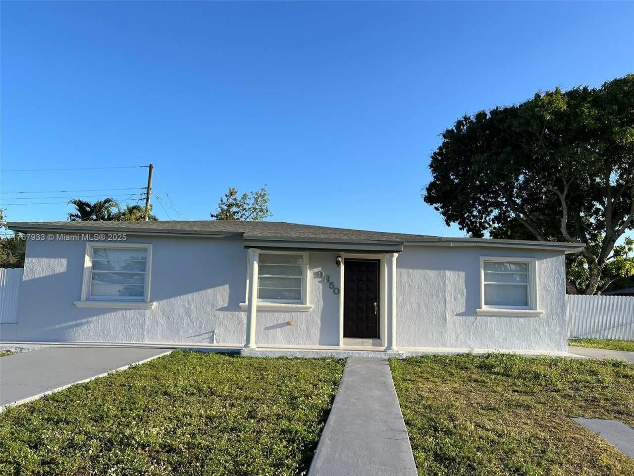 9350 SW 42nd Ter
