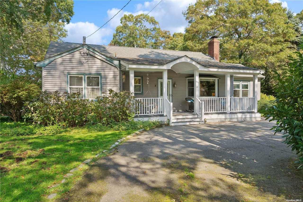 27 Lynn Avenue