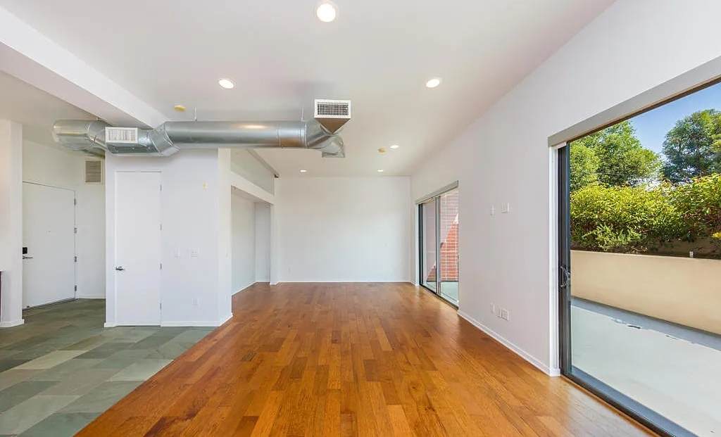 909 El Centro St Unit 103